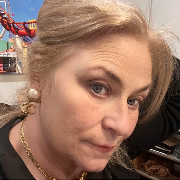 Chanel Vintage Gold Plated And Pearl and Earrings - Picture 3 of 5